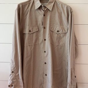 Barely worn. Mens Orvis button down. Large